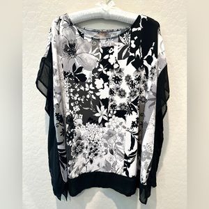 Chico’s Easywear Black & White Floral Sheer Sleeves Top